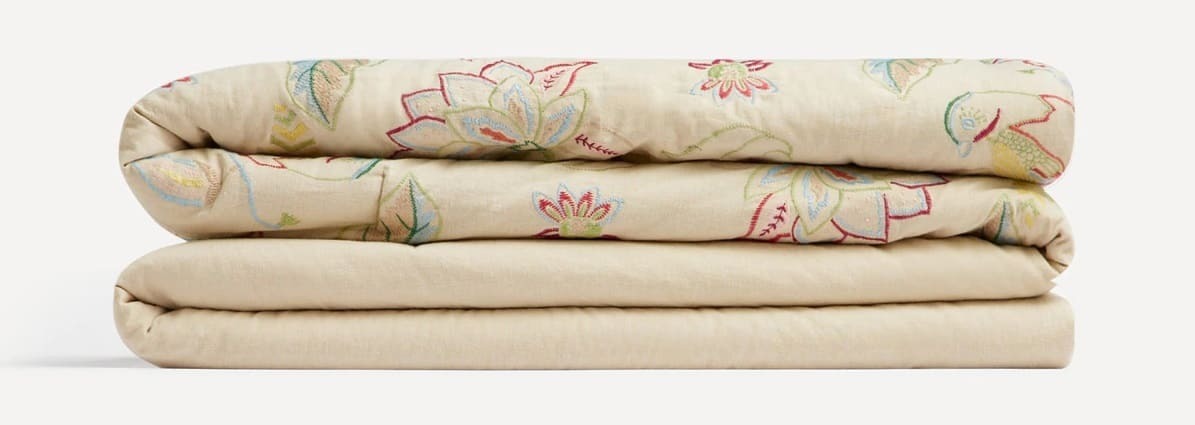 Edredón bordado de lino y algodón Jazmín de El Corte Inglés