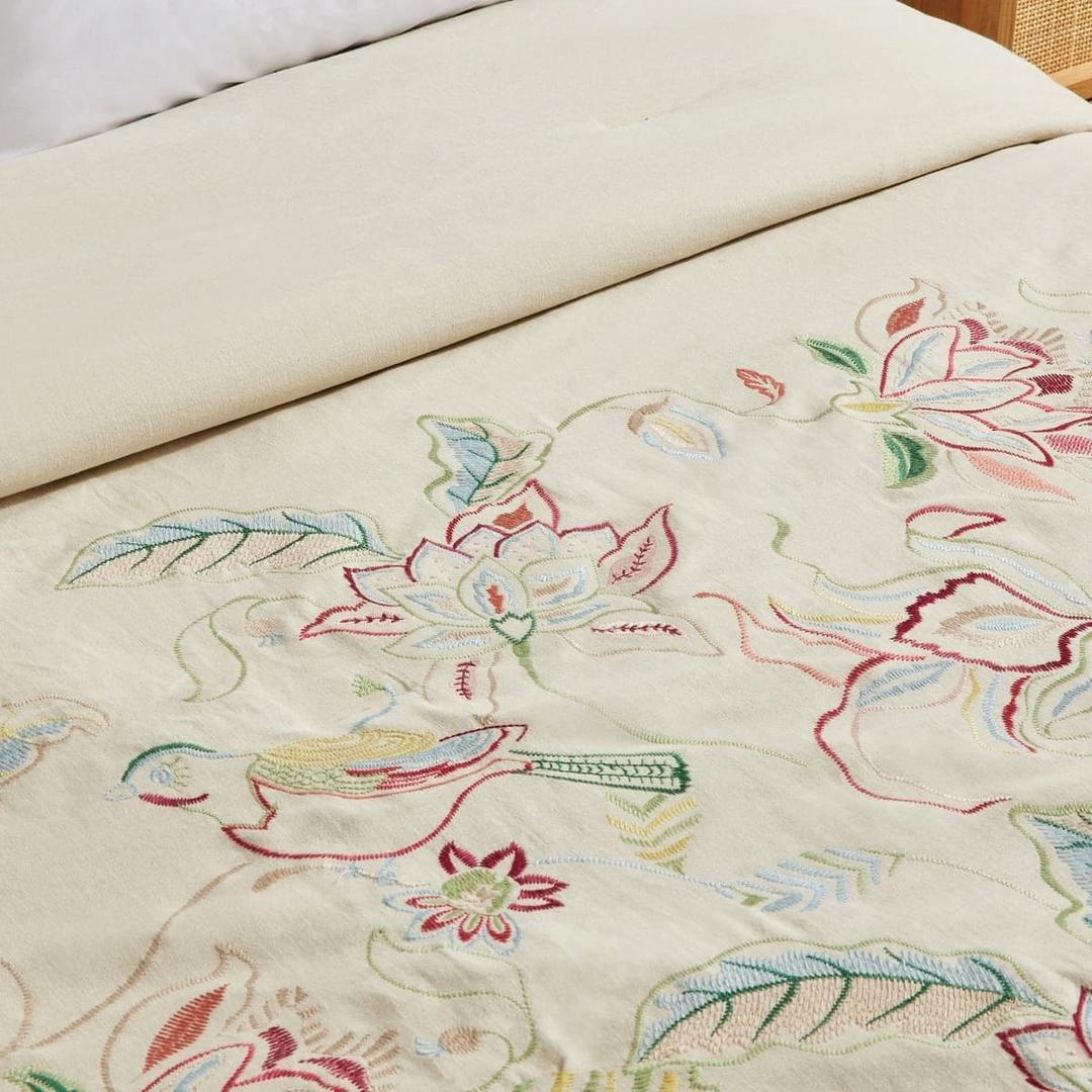 Edredón bordado de lino y algodón Jazmín de El Corte Inglés