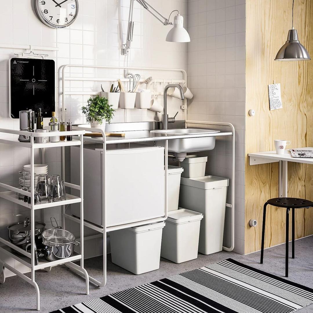 Cubos con tapa gris claro modelo HÅLLBAR de Ikea