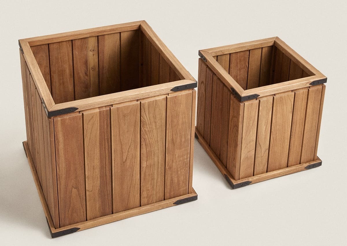 Macetero de madera reciclada de Zara Home