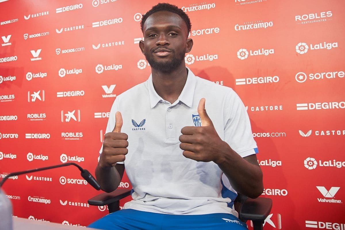 Presentación de Tanguy Nianzou con el Sevilla FC | Salvador López para El MIRA