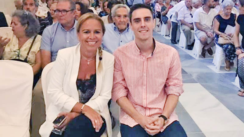 Yessika Quintero junto a Jaime Espinar en un acto de la Semana del Mayor