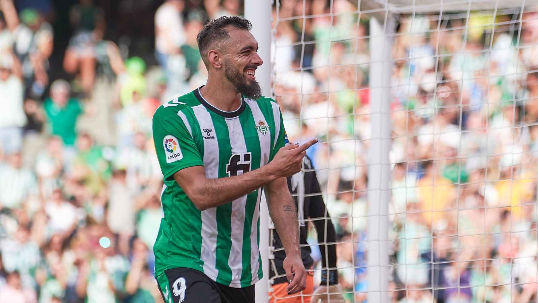 Gol de Borja Iglesias en el Real Betis - Girona | Salvador López para El MIRA