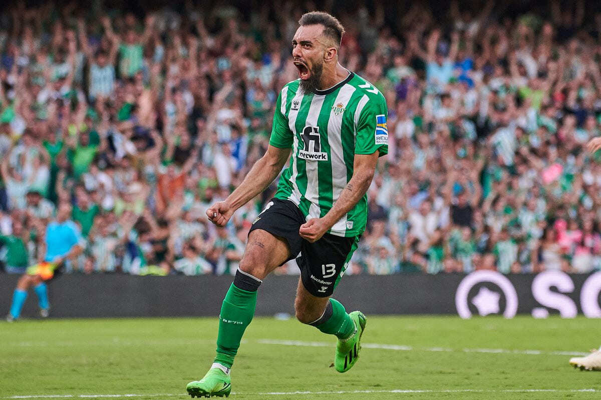 Borja Iglesias celebra su segundo gol en el Real Betis - Girona | Salvador López para El MIRA