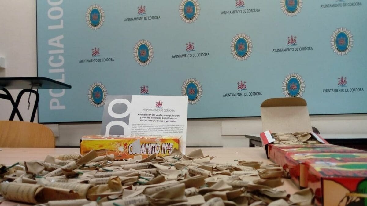 Así intervienen más de 7.600 petardos que se vendían en un kiosco de Córdoba