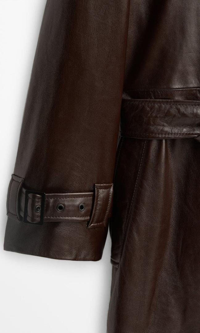 ​

CHAQUETA TRENCH PIEL DETALLE SOLAPAS -STUDIO

​