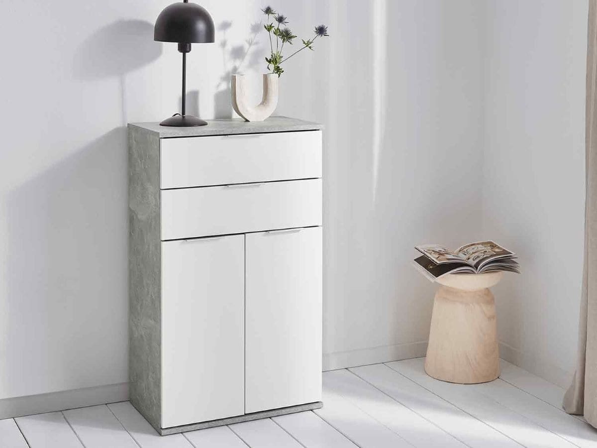 Cómoda con 2 cajones y 2 puertas