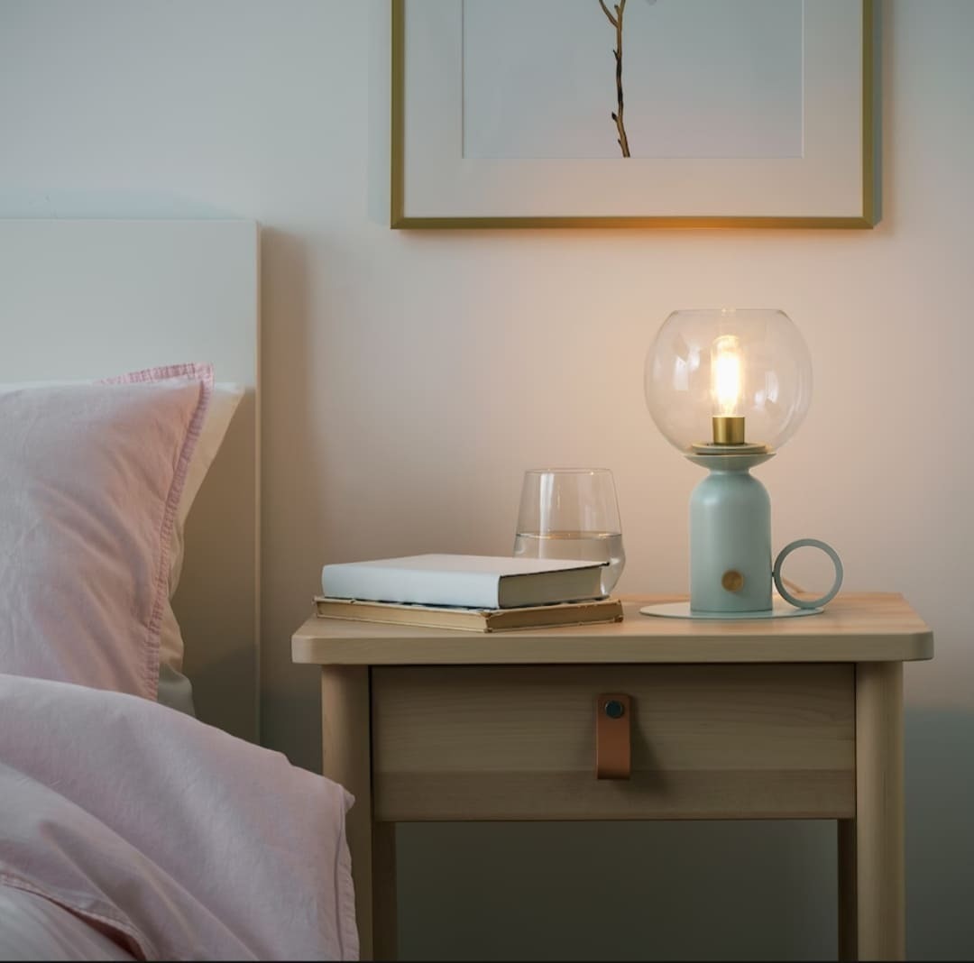 Lámpara de mesa ÅSKMULLER