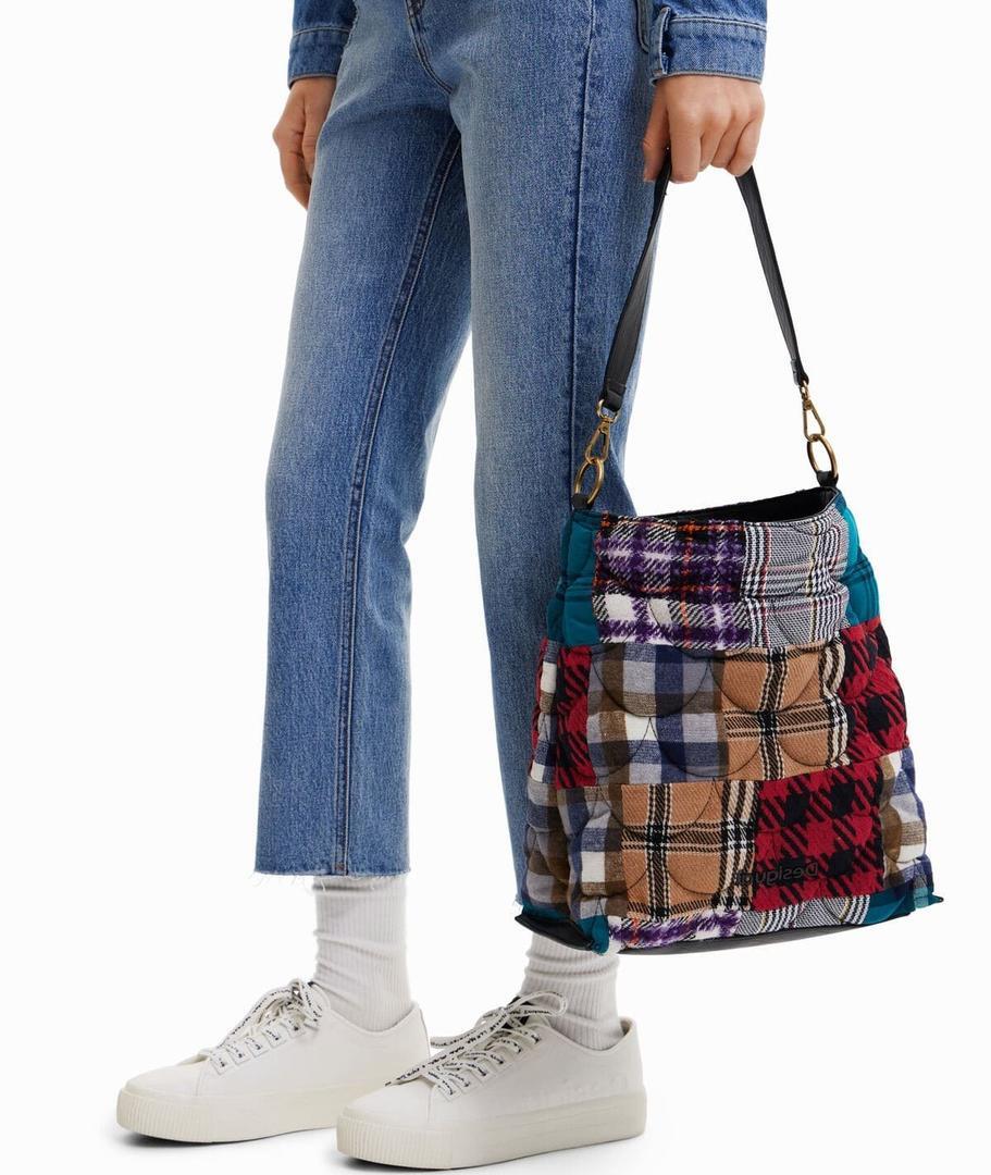 Bolso saco grande tartán de Desigual