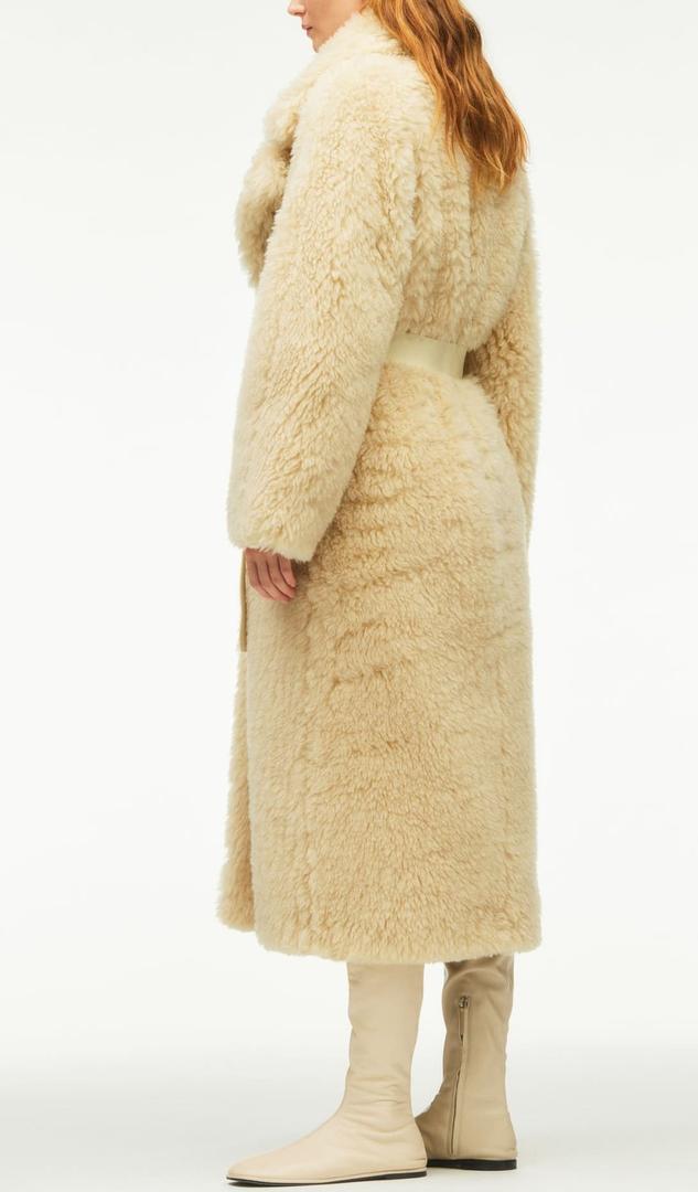 Abrigo efecto pelo limited edition de Zara