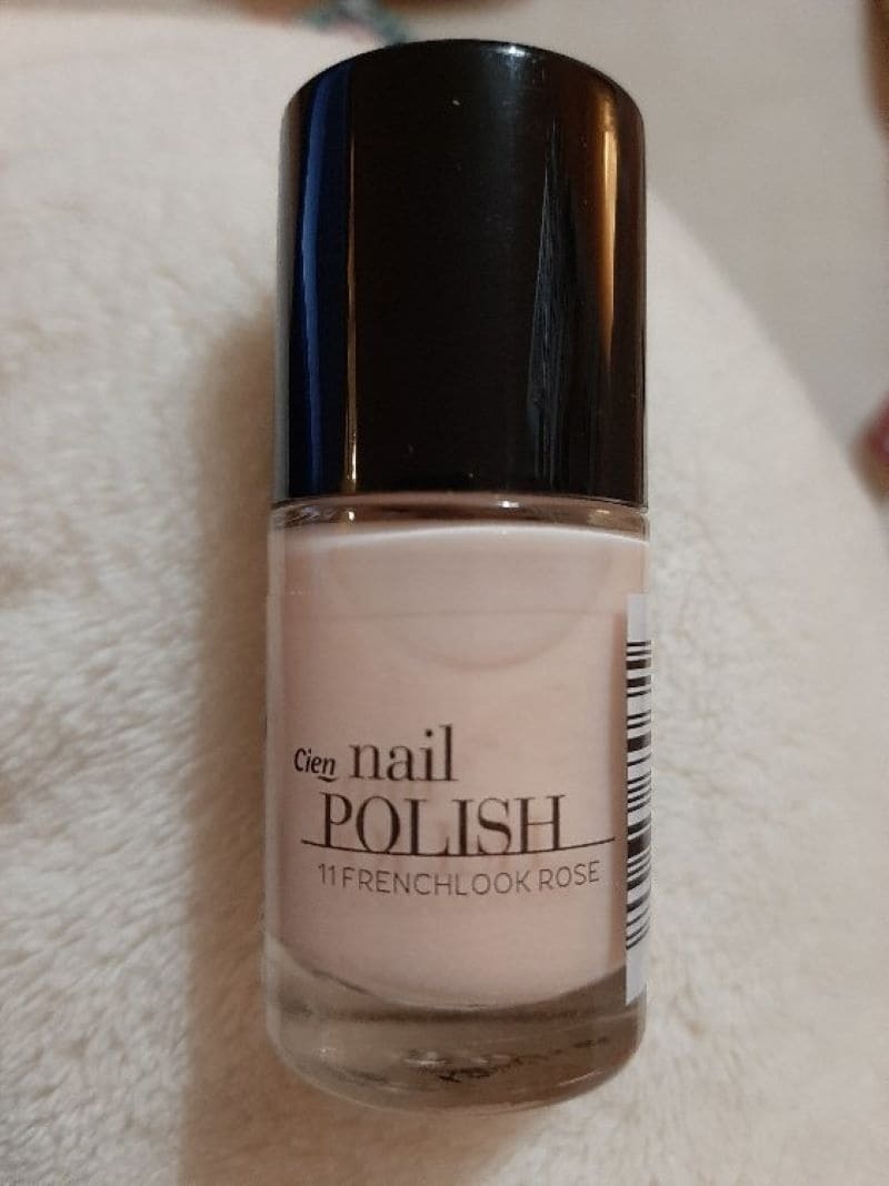 Esmalte de uñas Cien con efecto duradero