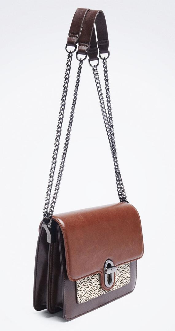 ​

BOLSO DE HOMBRO DE PIEL

​