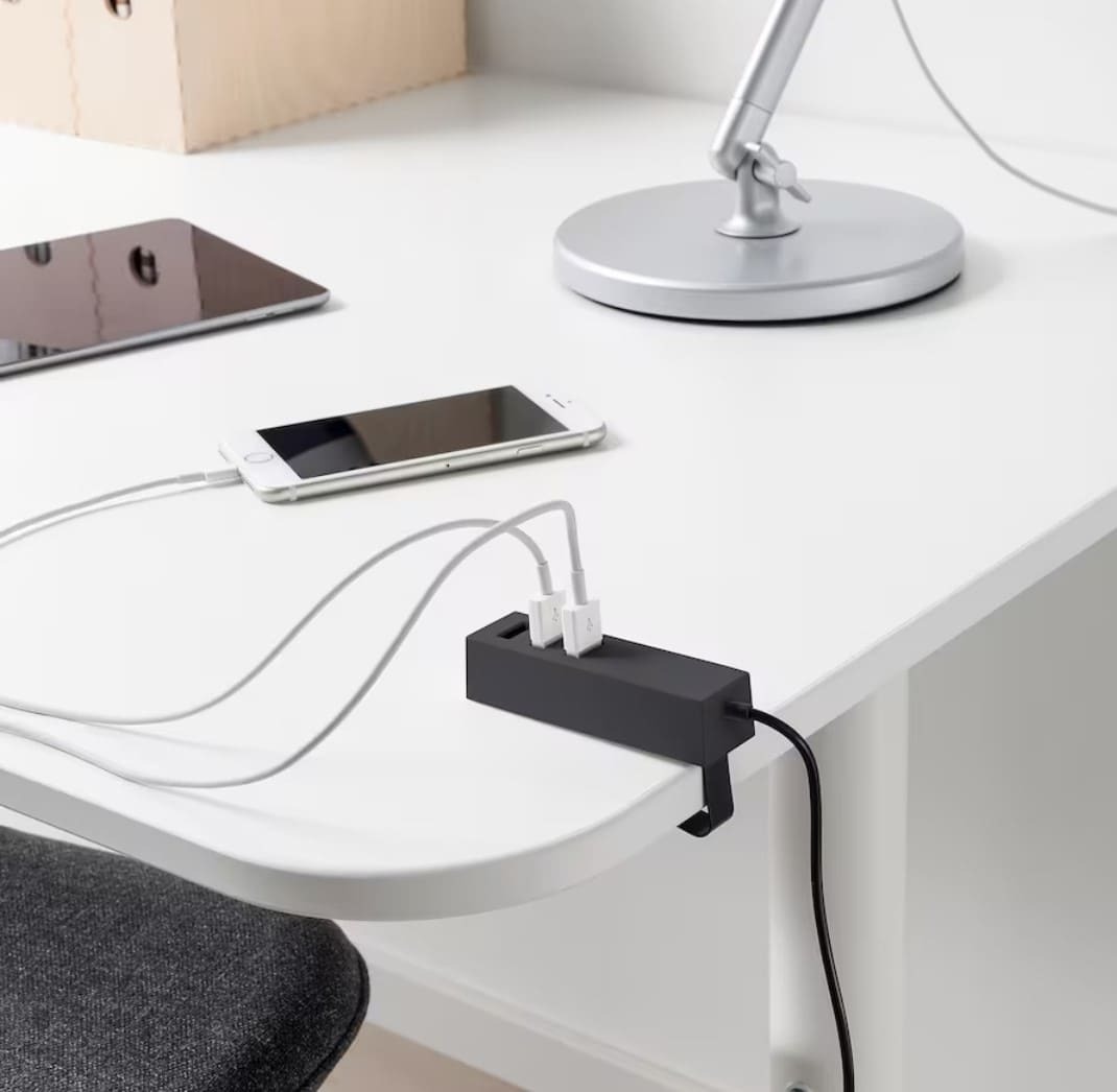 Cargador USB con pinza