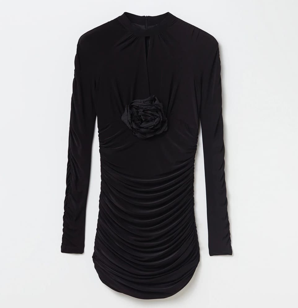 Vestido negro de Sfera disponible en El Corte Inglés