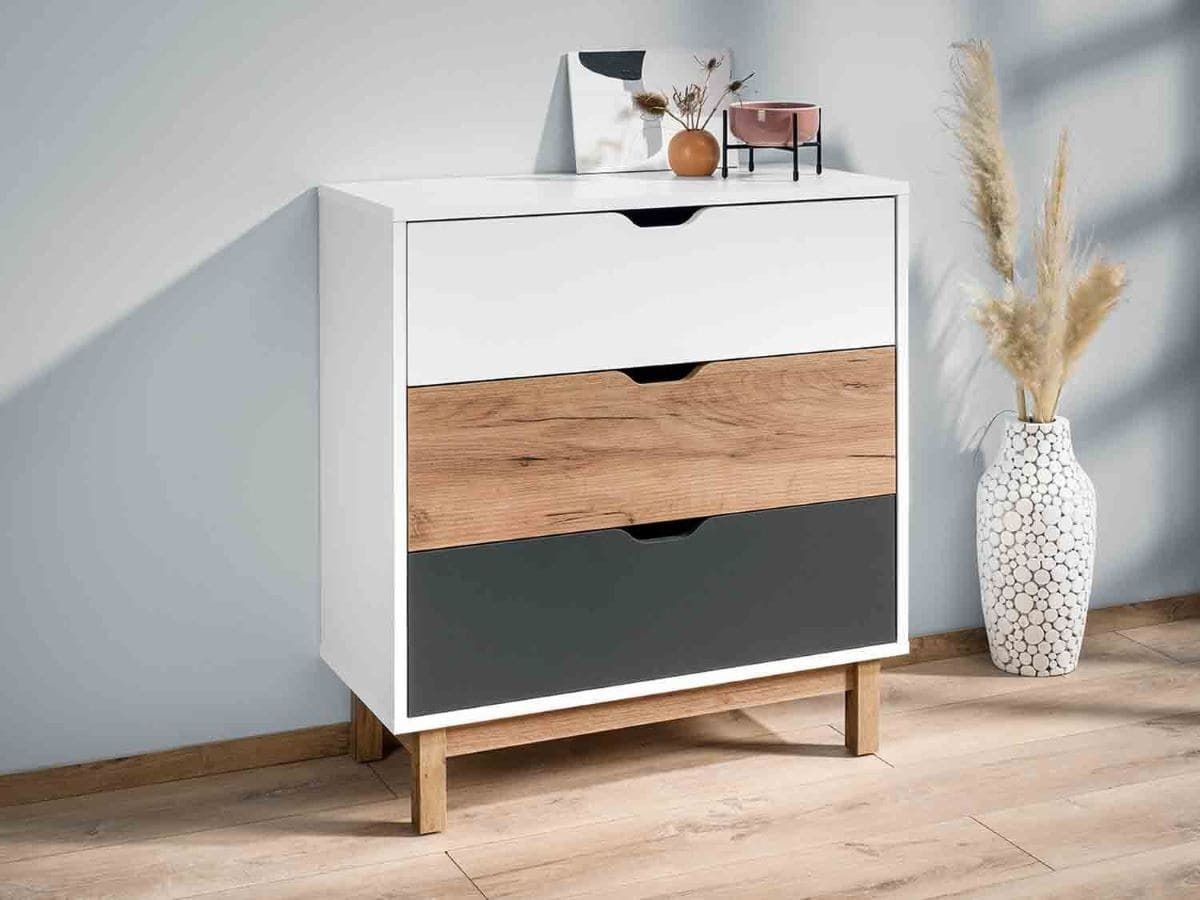 Cómoda con 3 cajones espaciosos