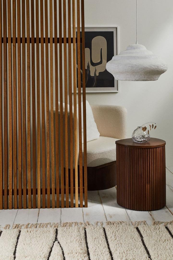 Mesa auxiliar de madera