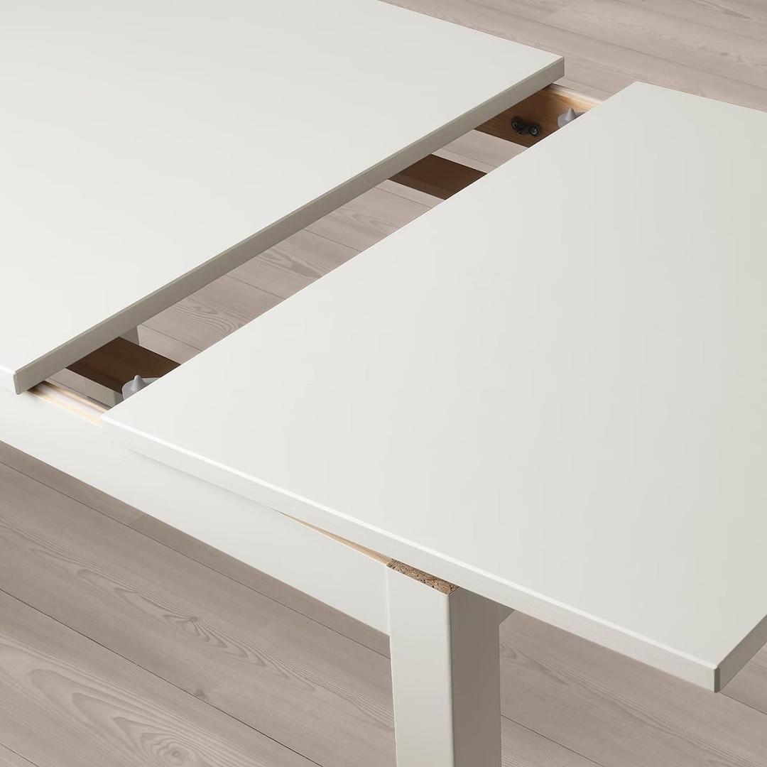 Mesa extensible modelo LANEBERG de Ikea