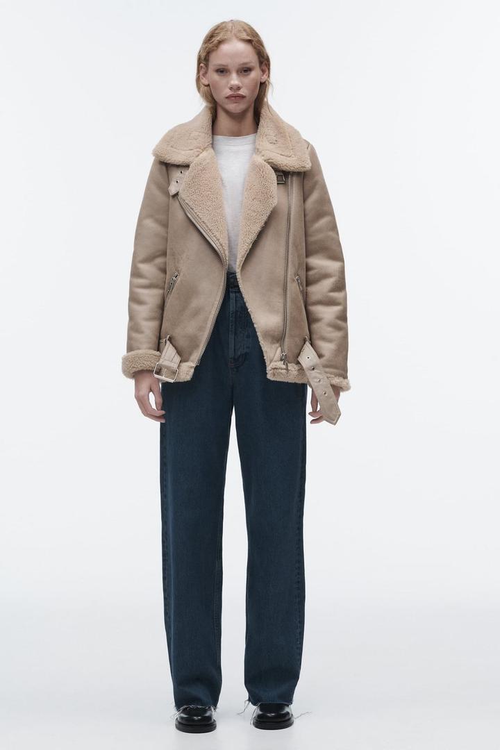 Cazadora de doble faz color tostado de Zara