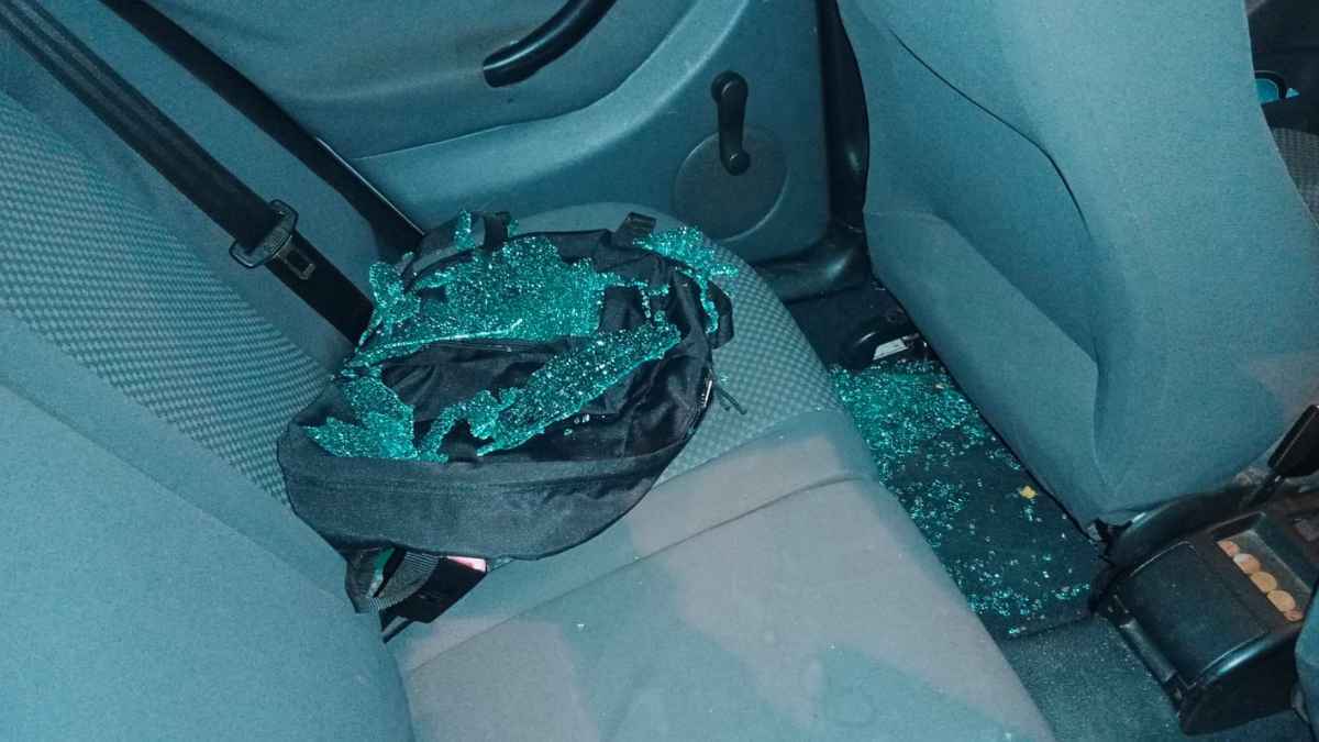 Cristales rotos en un coche en Jerez