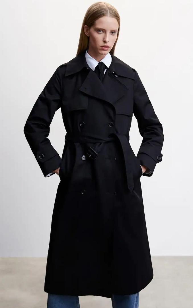 Trench clásico largo de Mango. Negro