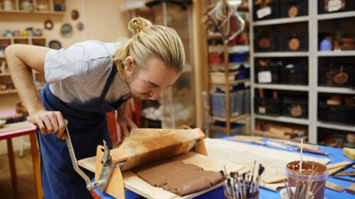 Un trabajador autónomo, durante su labor profesional