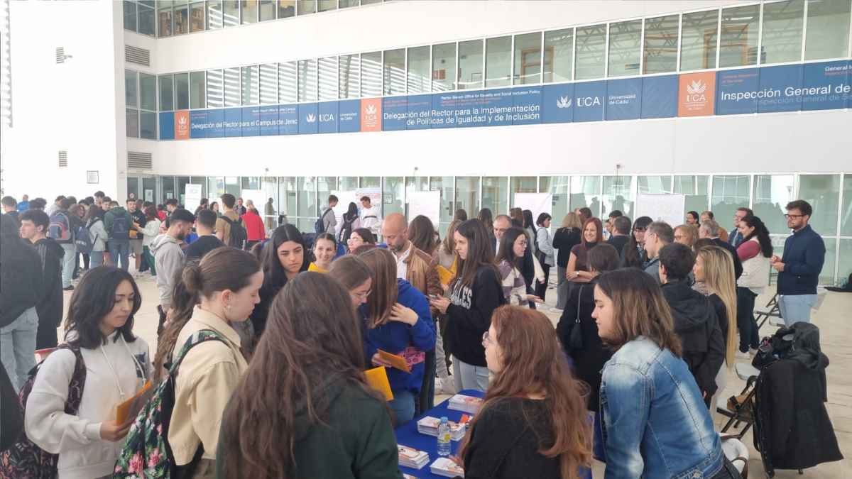 Casi 3.000 alumnos de Bachillerato de Jerez descubren la oferta de estudios de la UCA