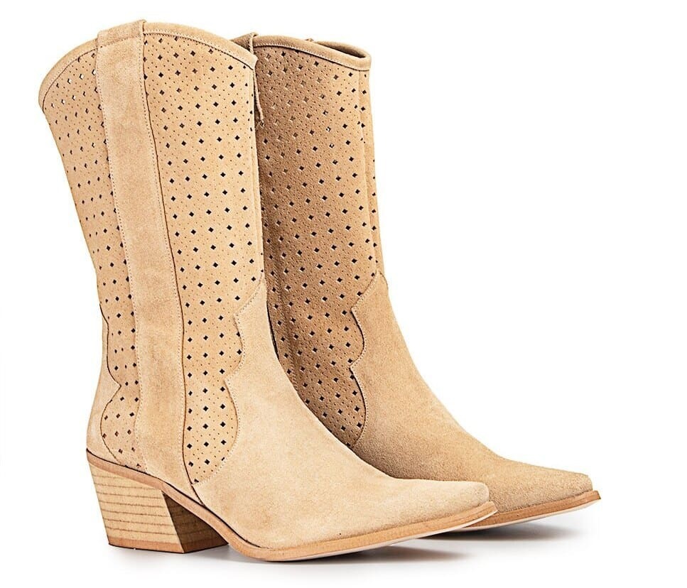 Botas de mujer de piel en color arena Popa