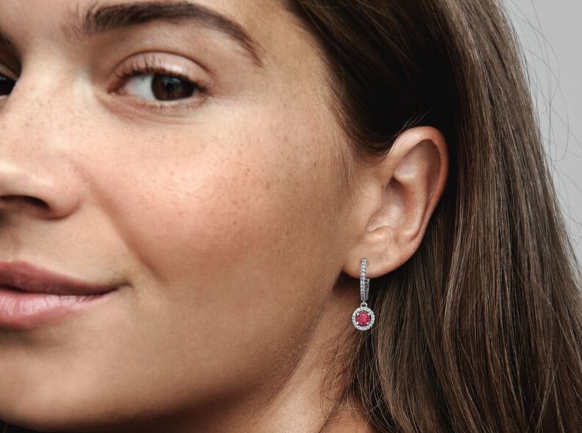 Pendientes de aro círculo rojo de Pandora