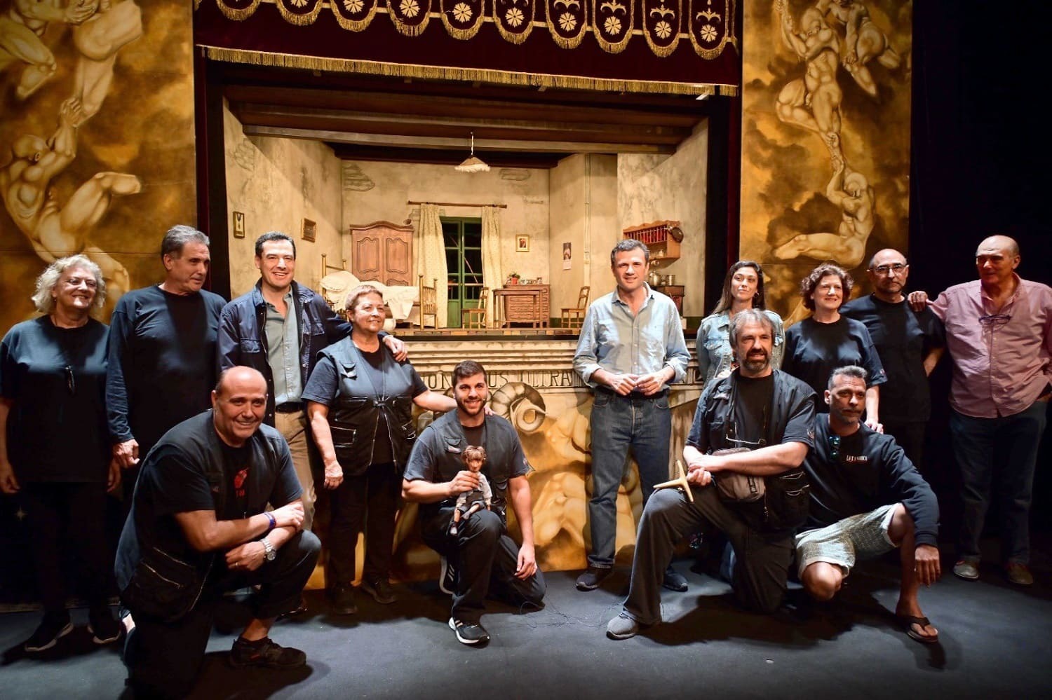 Bruno García, acompañado entre otros del presidente de la Junta de Andalucía, Juanma Moreno