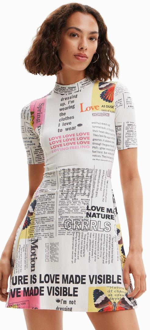 Vestido corto skater de periódico de Desigual