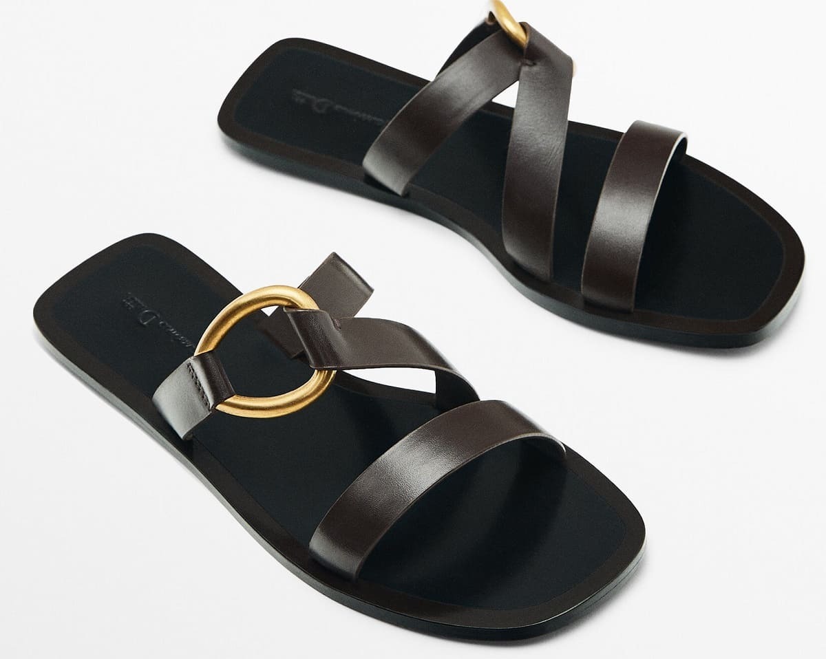 Sandalias de inspiración romana con detalle de anilla de Massimo Dutti