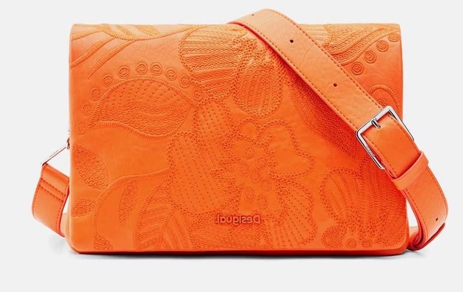 Bandolera mediana con flores bordadas Desigual