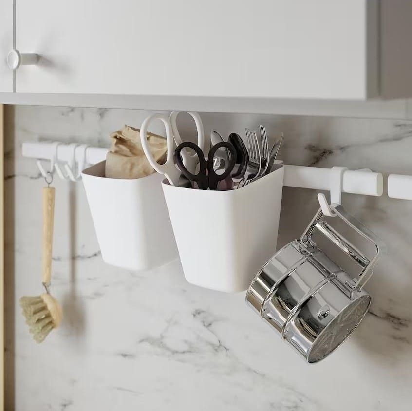 Riel con recipientes SUNNERSTA