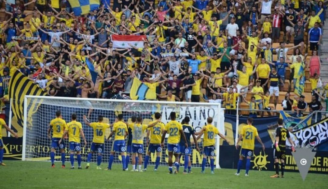 La afición del Cádiz CF, siempre fiel a un equipo diferente