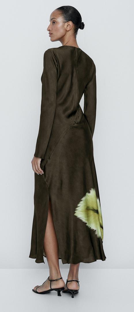 Vestido fluido estampado verde de Massimo Dutti