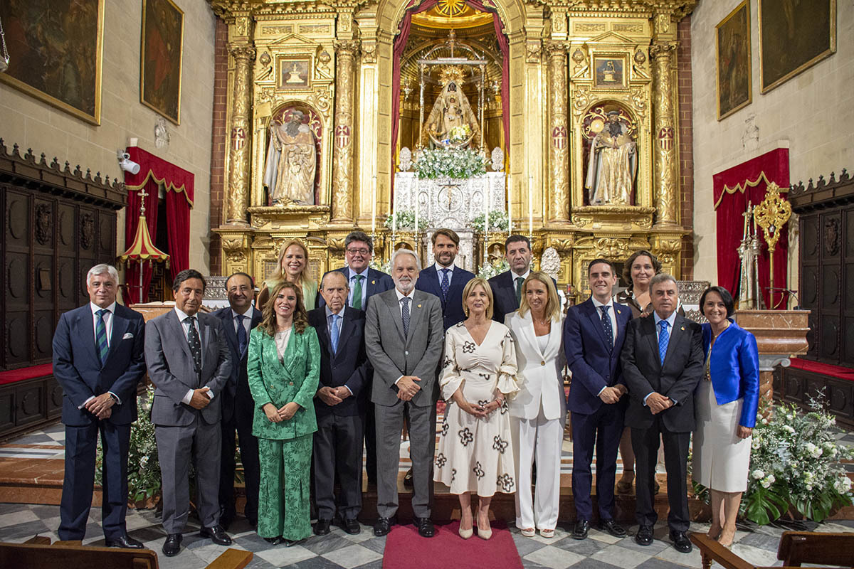 Ofrenda a la patrona de Jerez del equipo de Gobierno Local popular de García-Pelayo