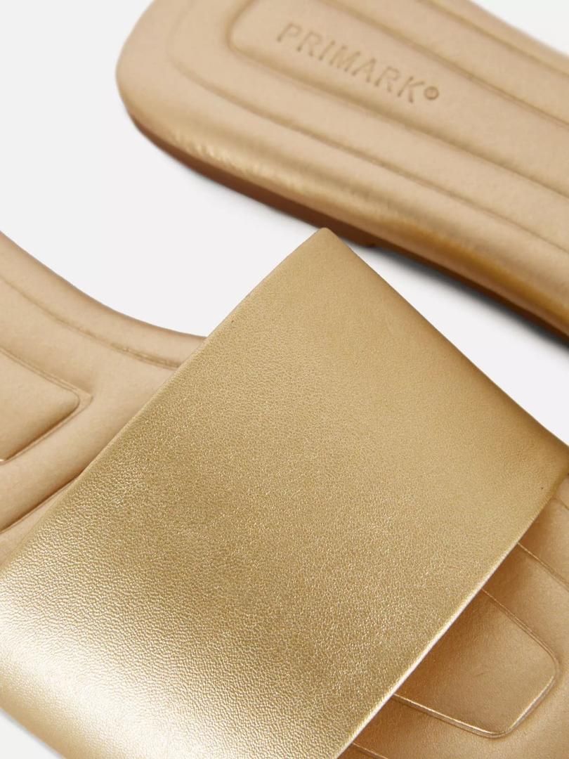 Sandalias destalonadas de piel sintética de Primark