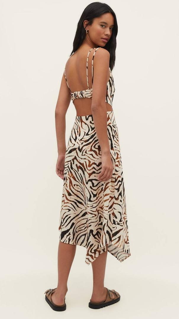 Vestido asimétrico midi animal print de Stradivarius