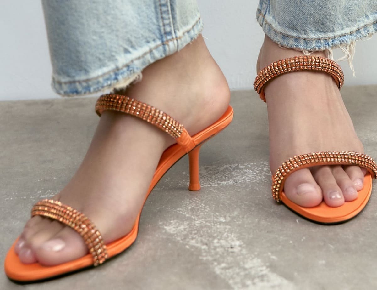 Sandalias de cristales y tacón de Zara