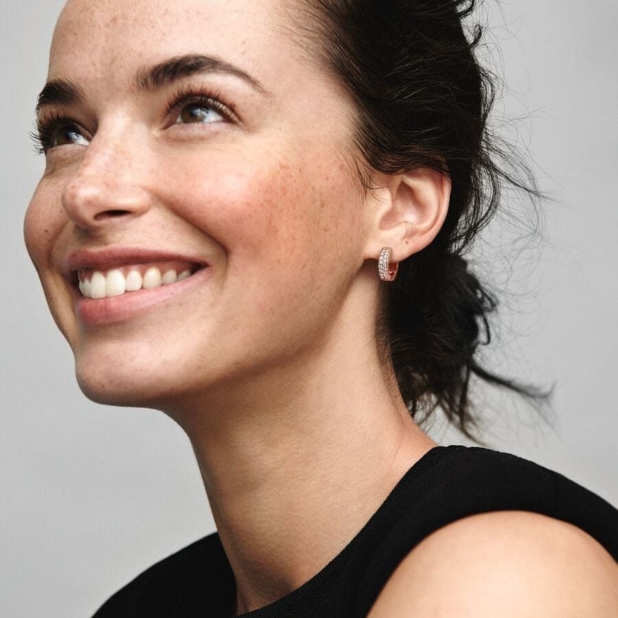 Pendientes de aro fila doble de pavé de Pandora