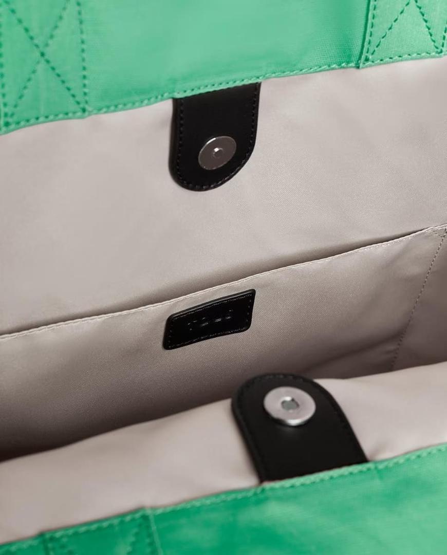 Bolso de hombro modelo Mos Bear Vam verde de Tous