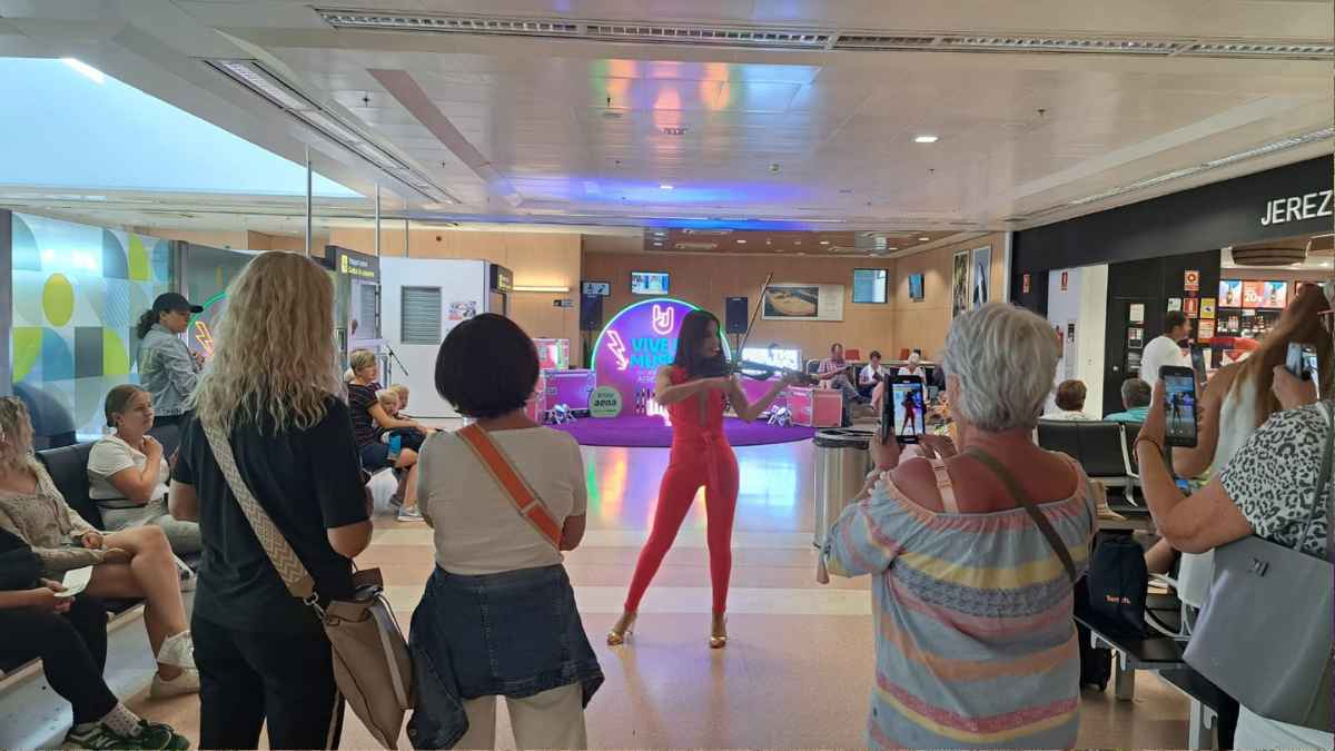 Actuación en directo en el Aeropuerto de Jerez