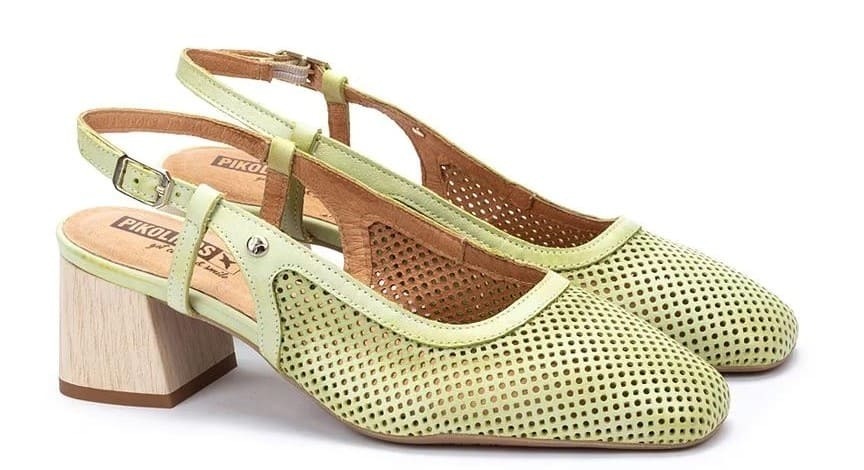 Zapatos de salón de piel troquelada Pikolinos