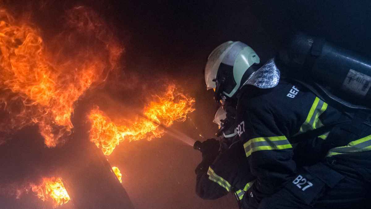 Bomberos en una foto de archivo