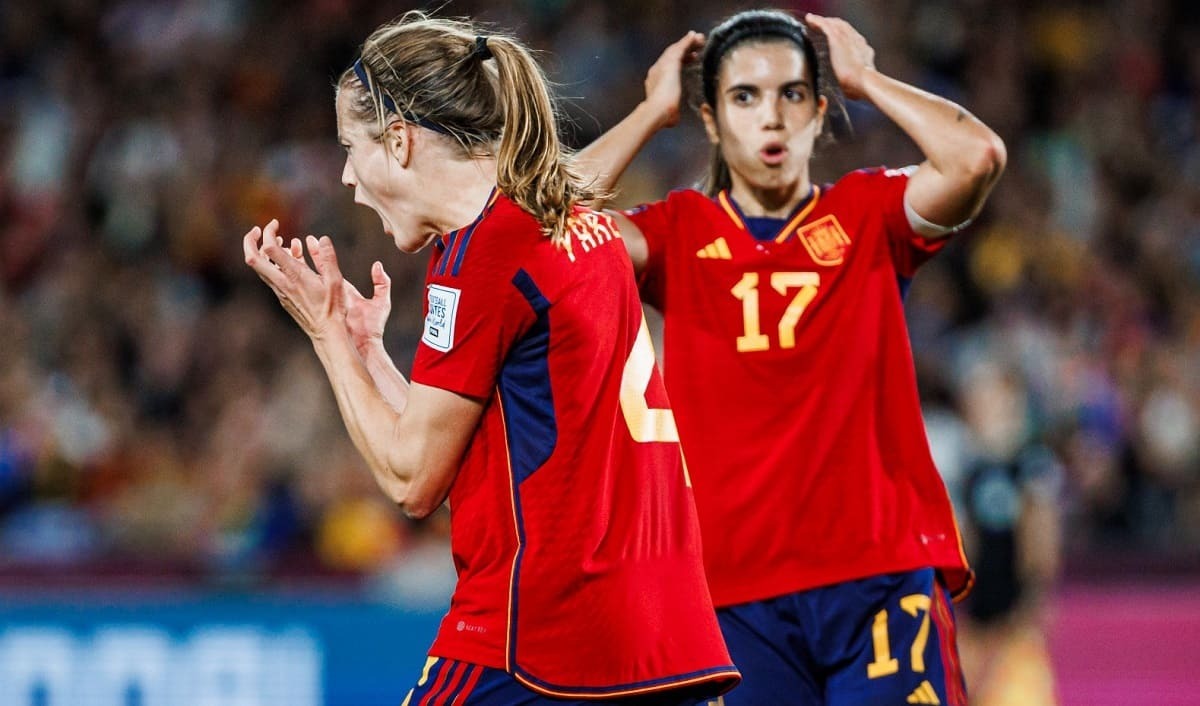 Las españolas lamentan una ocasión fallada