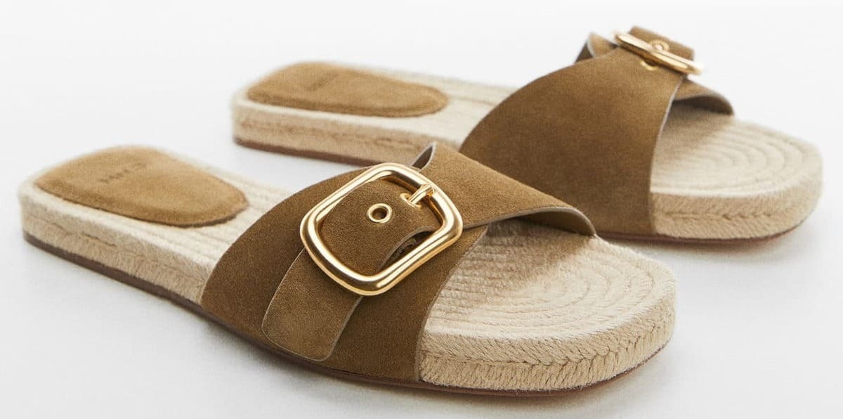 Sandalia de piel con hebilla de Mango