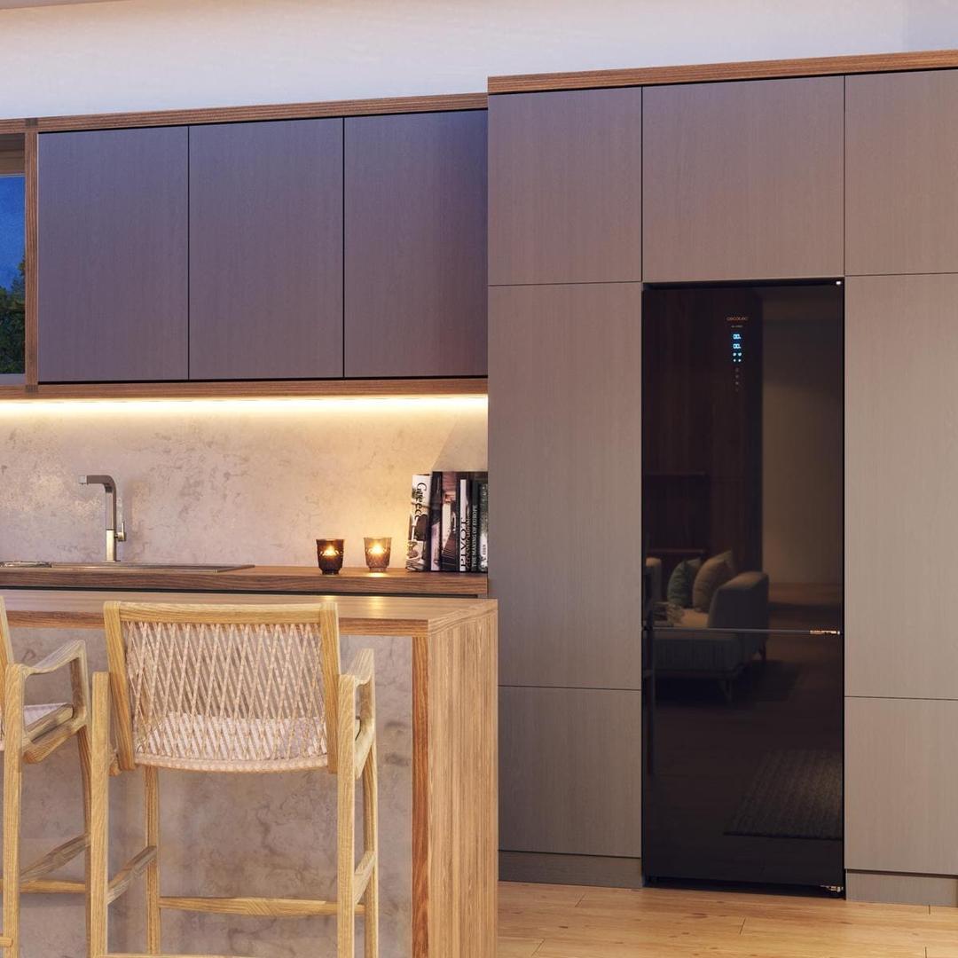 Frigorífico con congelador de cristal negro Bolero CoolMarket Combi 332 de Cecotec