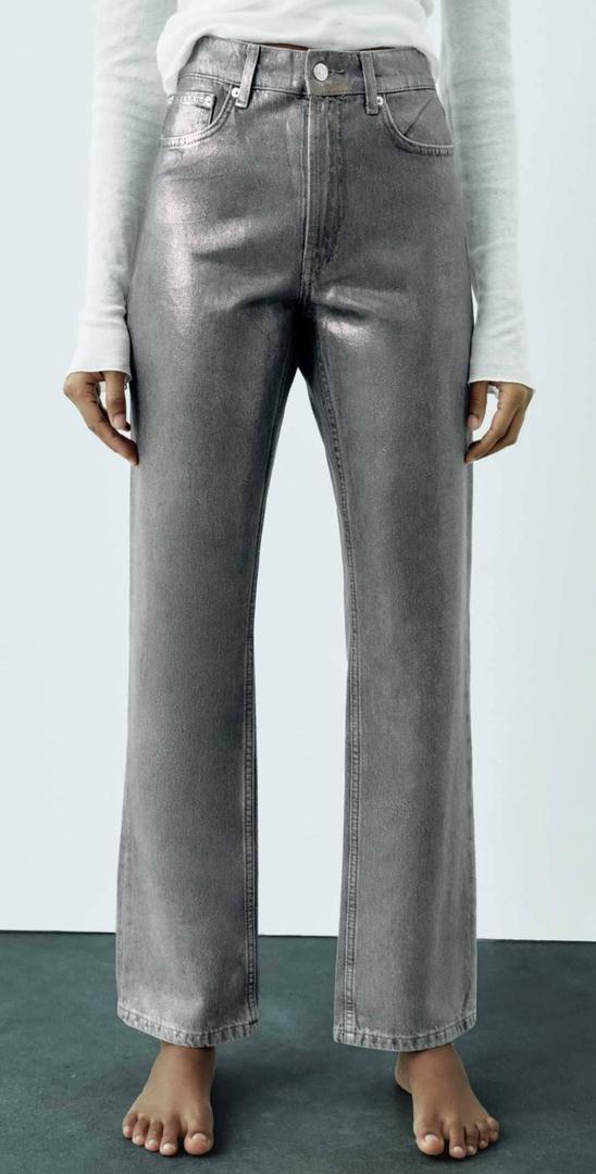 Jeans recto tiro medio foil de Zara