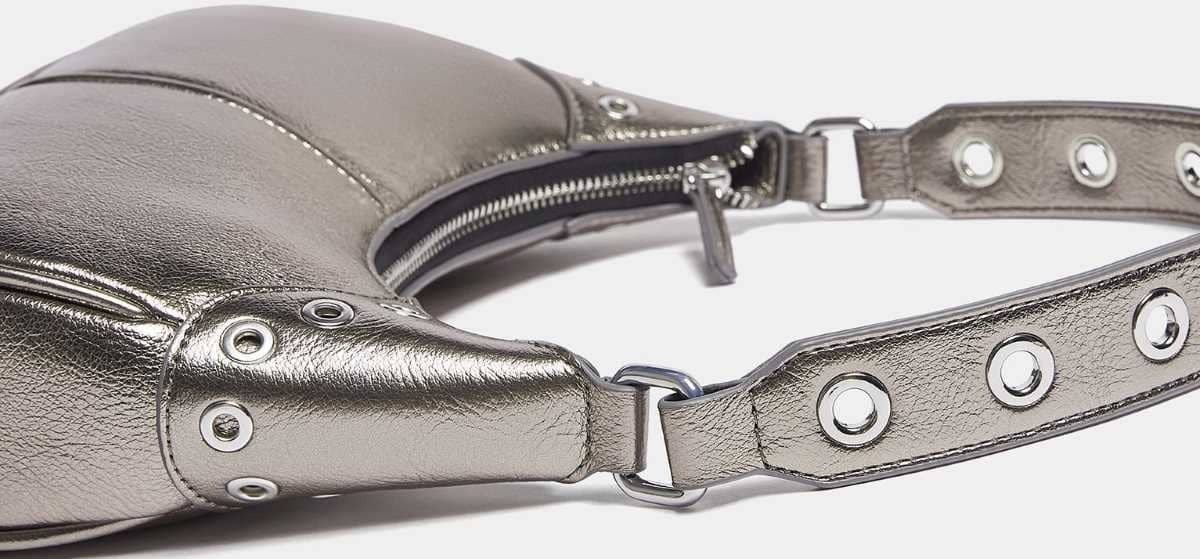 Bolso de hombro detalles de Pull&Bear