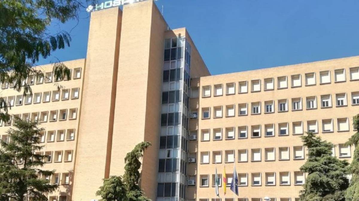 Cae un montacargas en una vivienda de Linares. Estas son las consecuencias